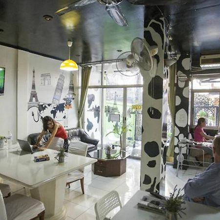 Mad Cow Hostel Bangkok Exteriör bild