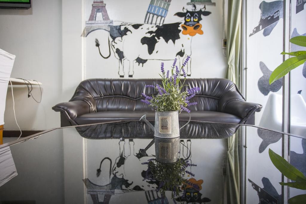 Mad Cow Hostel Bangkok Rum bild