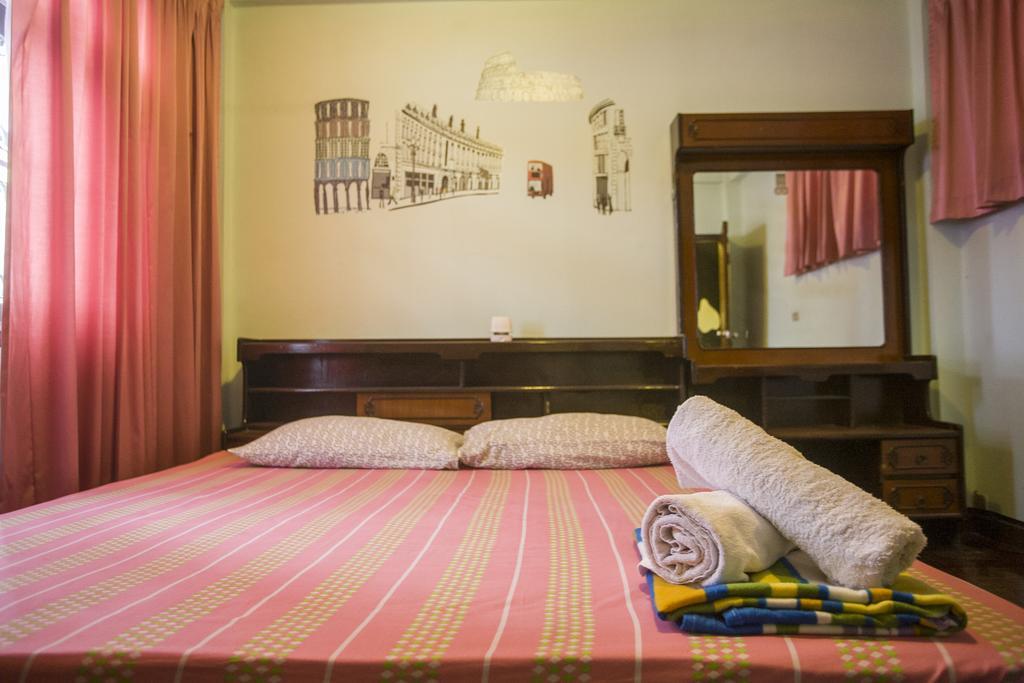 Mad Cow Hostel Bangkok Rum bild