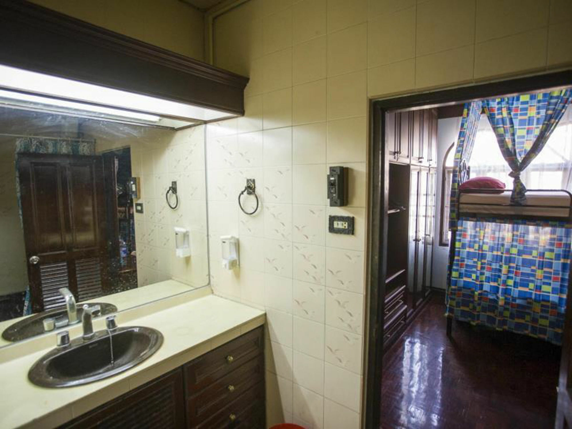 Mad Cow Hostel Bangkok Exteriör bild